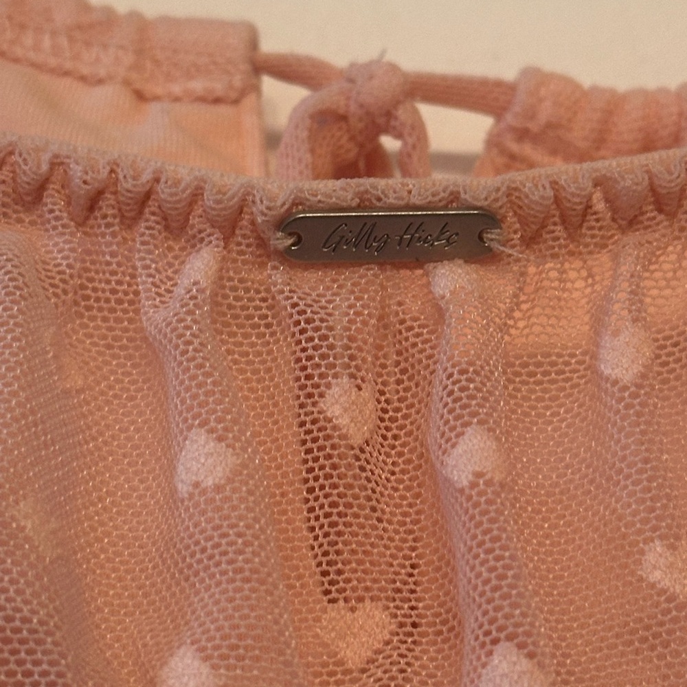 HOLLISTER/GILLYHICKS: Pink Lace Detail Top - Picture 3 of 3